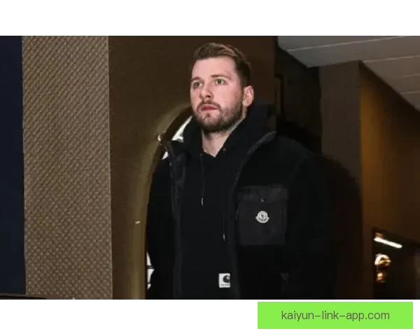 东契奇因16次技术犯规被NBA处罚无薪禁赛损失超二十六万美元 东契奇因16次技术犯规被NBA处罚无薪禁赛损失超二十六万美元